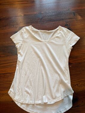 Women's White V-Neck Short Sleeve Tee